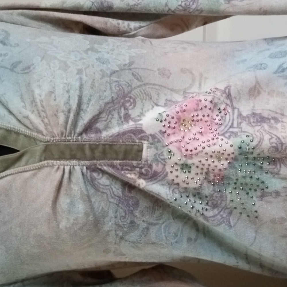 One World Soft Patterned Top With Embellishments … - image 5